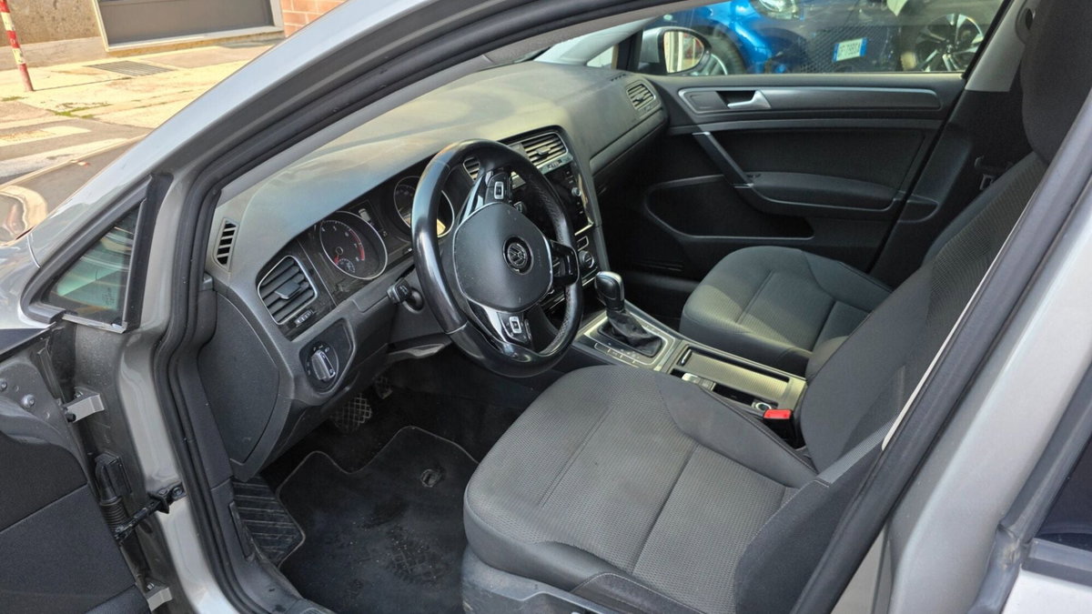 Volkswagen Golf 1.5 TGI DSG 5p. Trendline BlueMotion Technology (7)