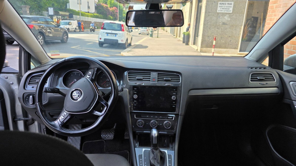 Volkswagen Golf 1.5 TGI DSG 5p. Trendline BlueMotion Technology (9)