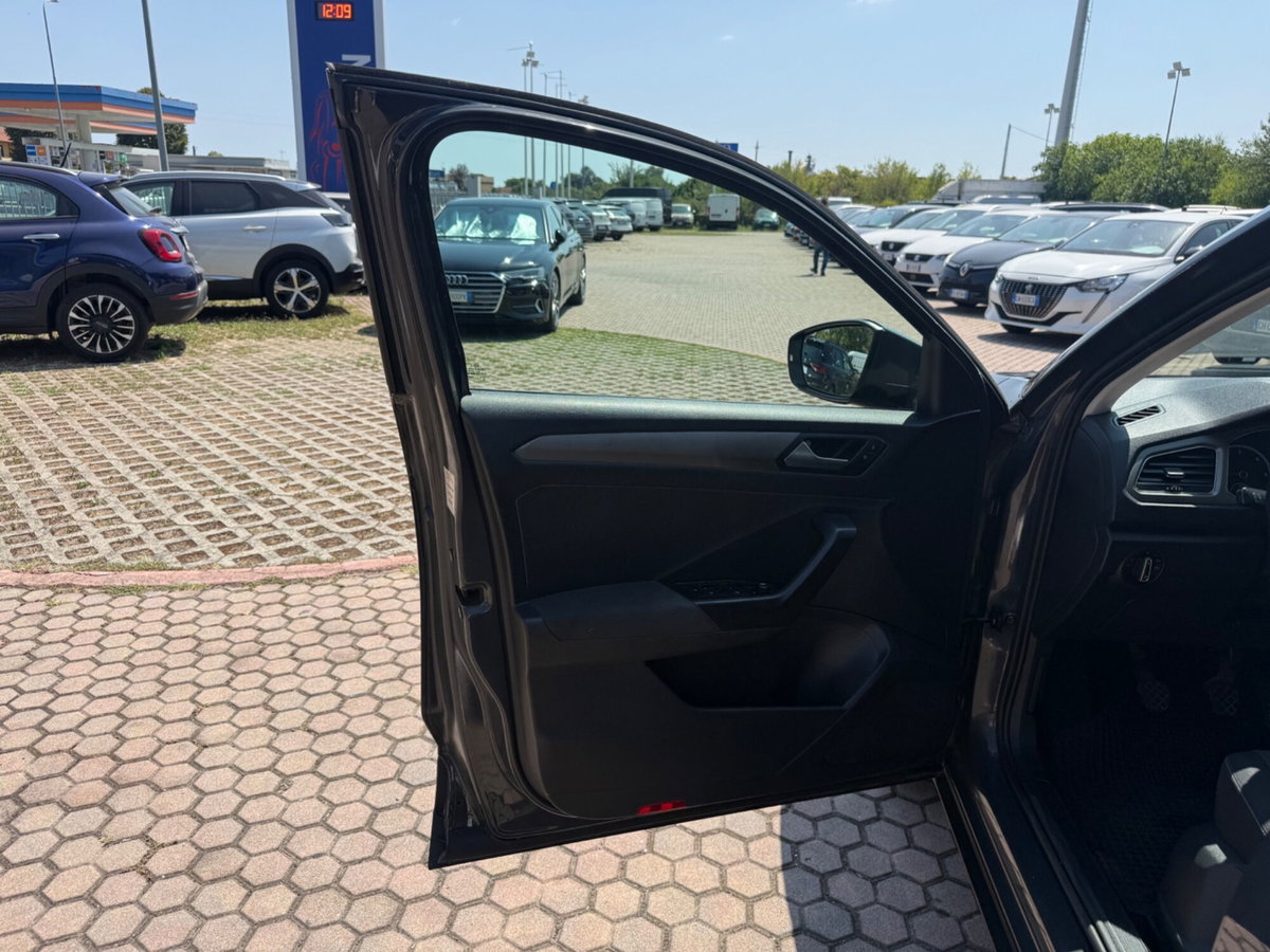 Volkswagen T-Roc 1.6 TDI SCR Style BlueMotion Technology (20)