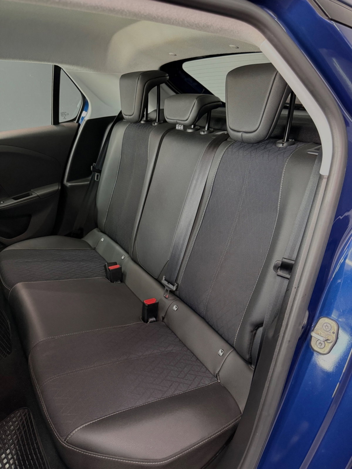 Opel Corsa 1.2 Elegance (17)