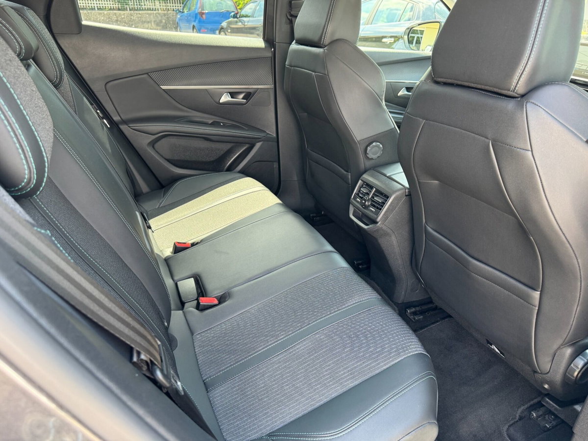 Peugeot 3008 BlueHDi 130 S&S EAT8 Allure Pack (13)