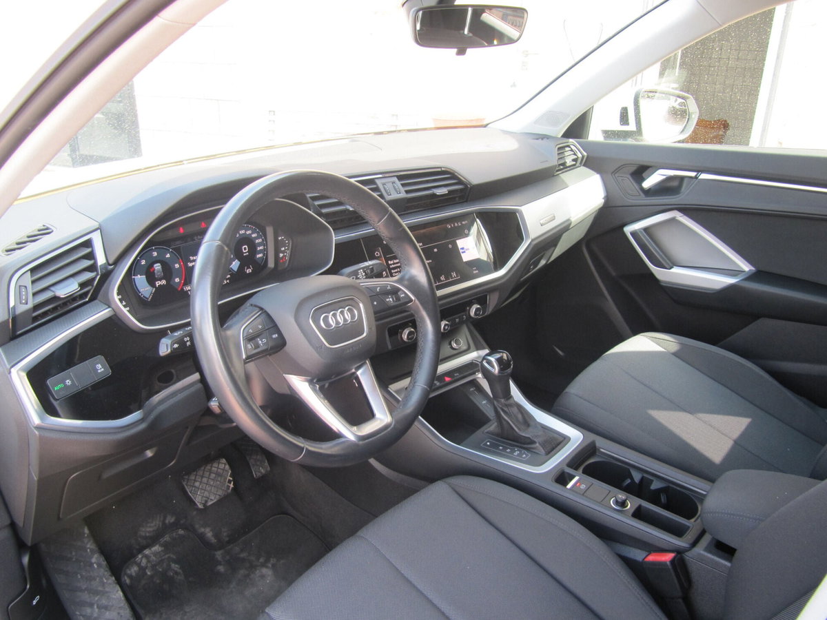 Audi Q3 35 TDI quattro S tronic Business (10)