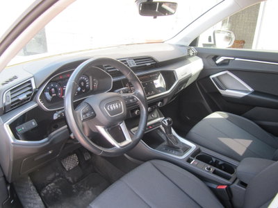 Audi Q3 35 TDI quattro S tronic Business (10)