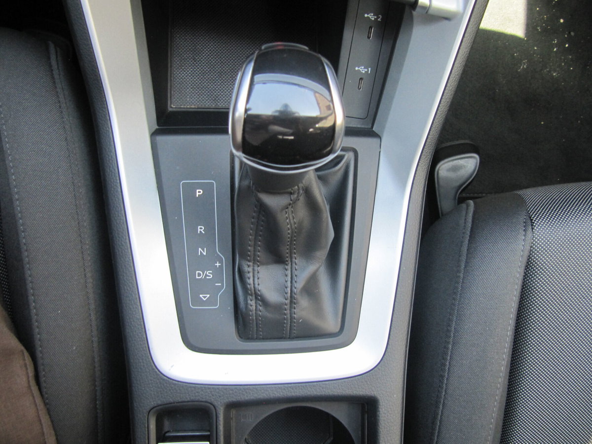 Audi Q3 35 TDI quattro S tronic Business (13)