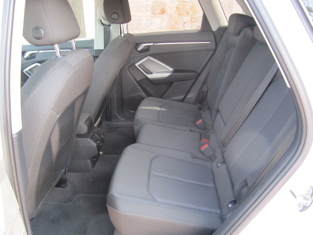 Audi Q3 35 TDI quattro S tronic Business (14)