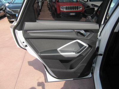 Audi Q3 35 TDI quattro S tronic Business (15)