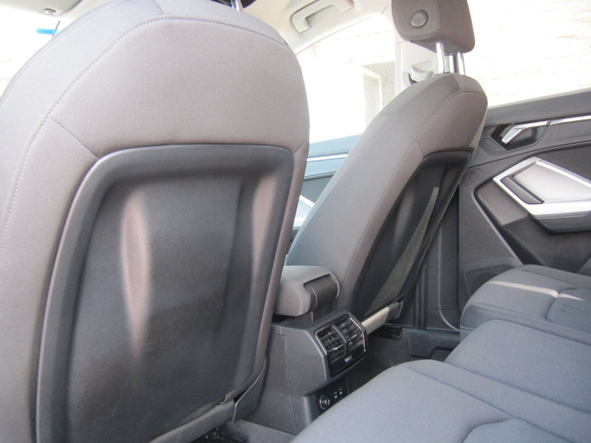 Audi Q3 35 TDI quattro S tronic Business (16)