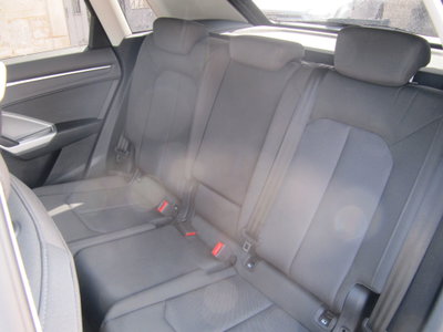 Audi Q3 35 TDI quattro S tronic Business (17)