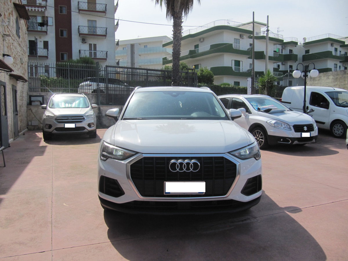 Audi Q3 35 TDI quattro S tronic Business (3)