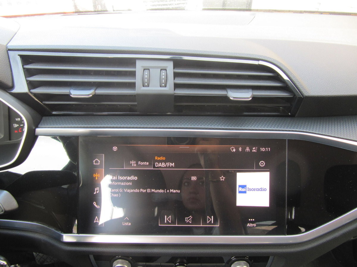 Audi Q3 35 TDI quattro S tronic Business (8)