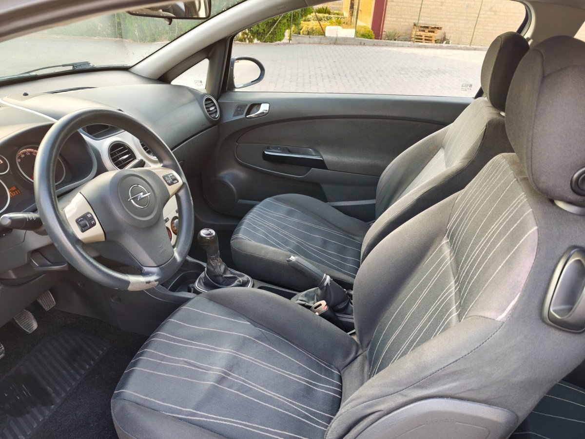 Opel Corsa 1.3 CDTI 90CV 3 porte Sport (9)