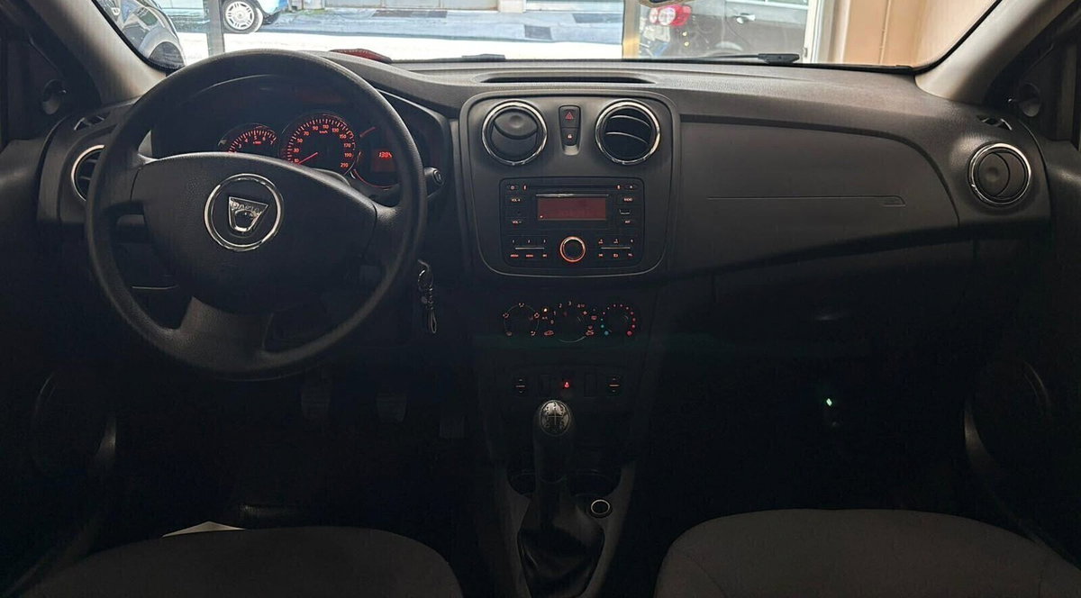Dacia Sandero 1.5 dCi 8V 75CV Extra (13)