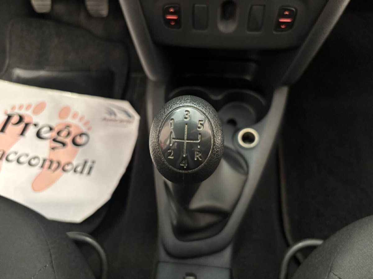 Dacia Sandero 1.5 dCi 8V 75CV Extra (16)