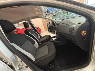 Dacia Sandero 1.5 dCi 8V 75CV Extra (8)