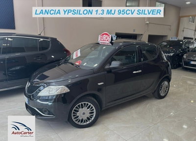 Lancia Ypsilon 1.3 MJT 16V 95 CV 5 porte S&S Silver usata