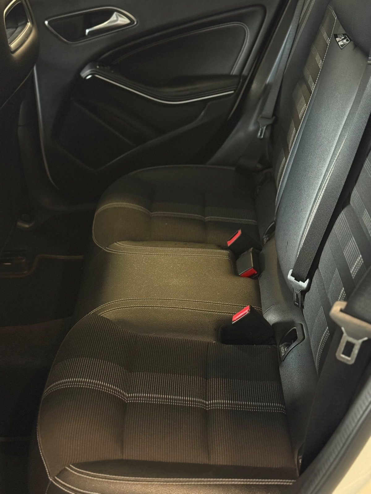 Mercedes-Benz GLA SUV 200 d Automatic Sport (13)