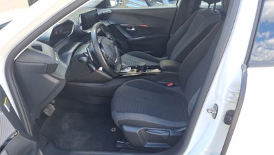 Peugeot 2008 PureTech 130 S&S EAT8 Active Pack (14)
