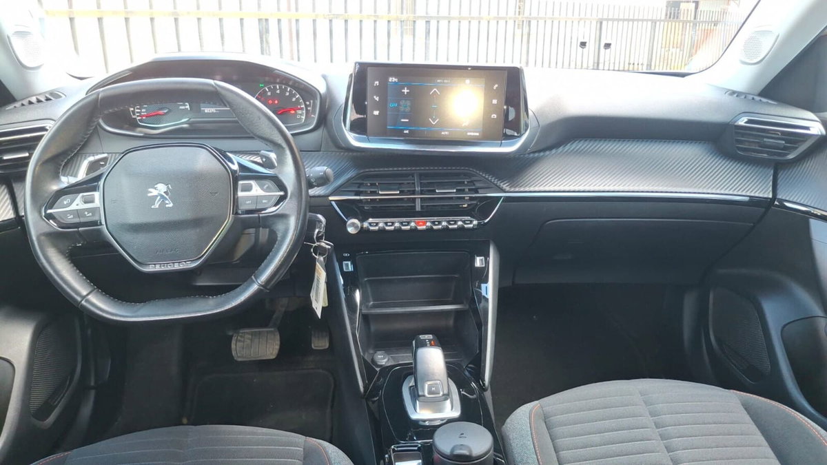 Peugeot 2008 PureTech 130 S&S EAT8 Active Pack (7)