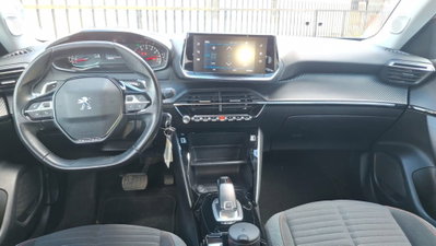 Peugeot 2008 PureTech 130 S&S EAT8 Active Pack (7)
