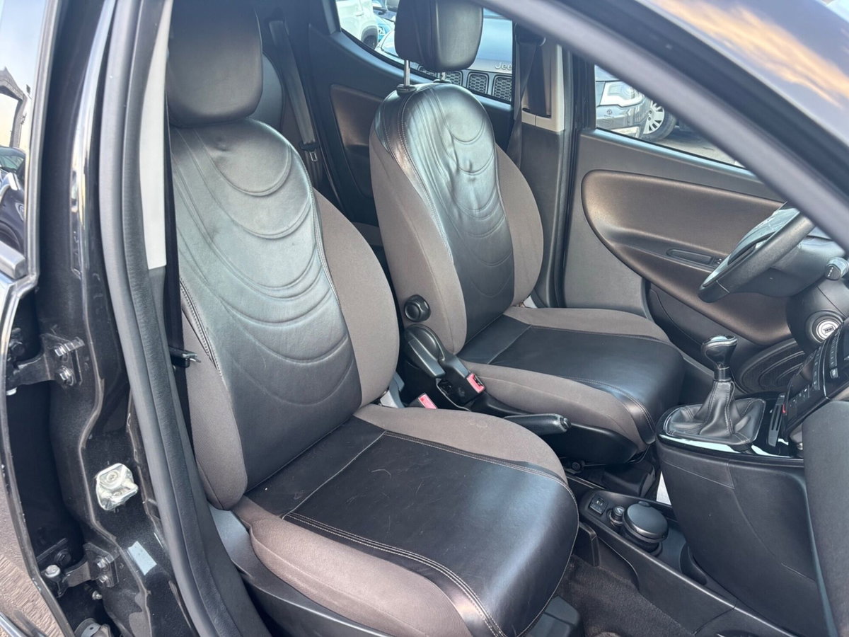 Lancia Ypsilon 1.3 MJT 16V 95 CV 5 porte S&S Gold (12)