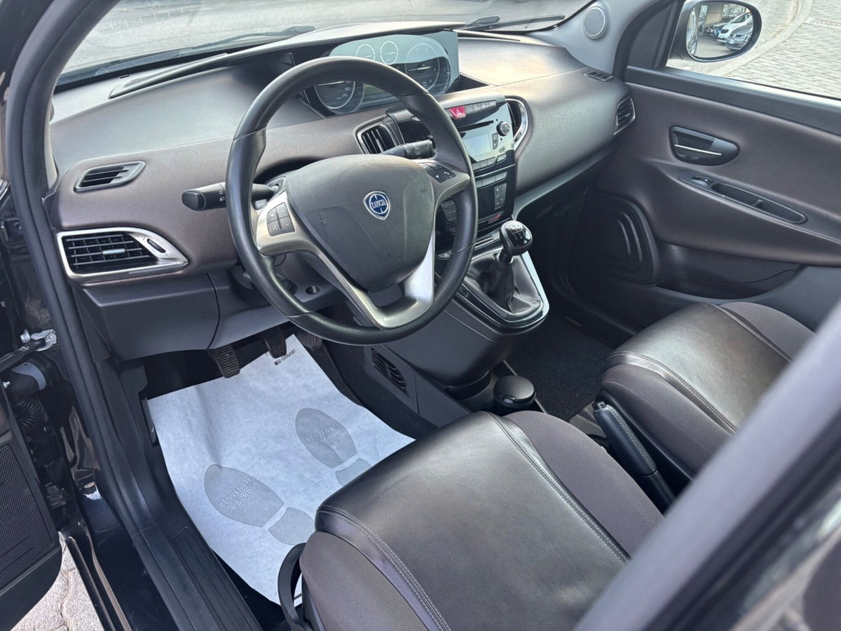 Lancia Ypsilon 1.3 MJT 16V 95 CV 5 porte S&S Gold (16)