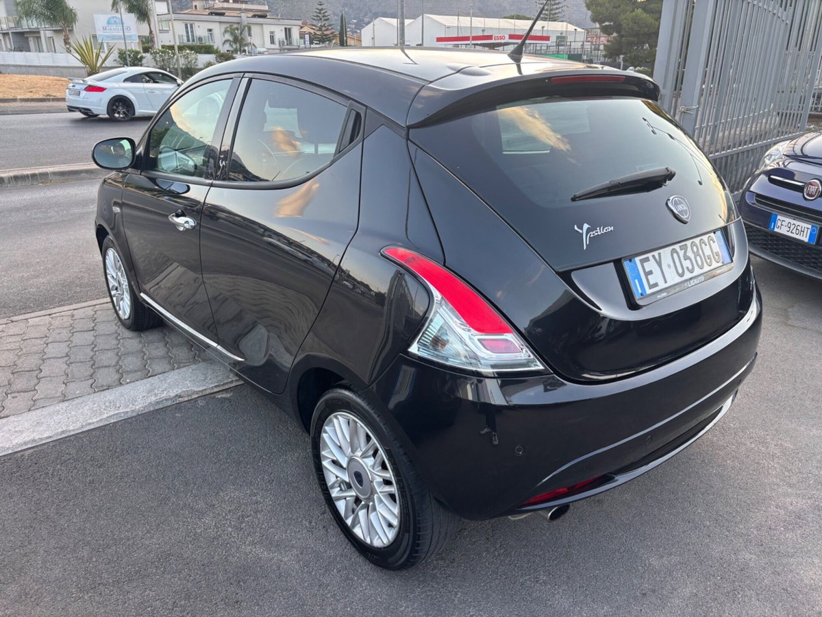 Lancia Ypsilon 1.3 MJT 16V 95 CV 5 porte S&S Gold (8)