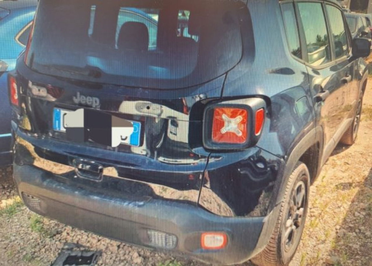 Jeep Renegade 2.0 Mjt 140CV 4WD Active Drive Longitude (3)