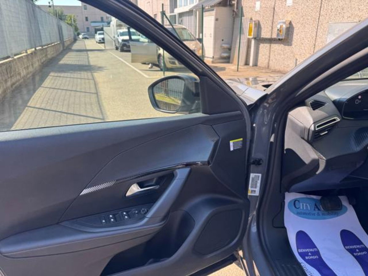 Peugeot 2008 PureTech 130 S&S EAT8 Allure Pack (7)