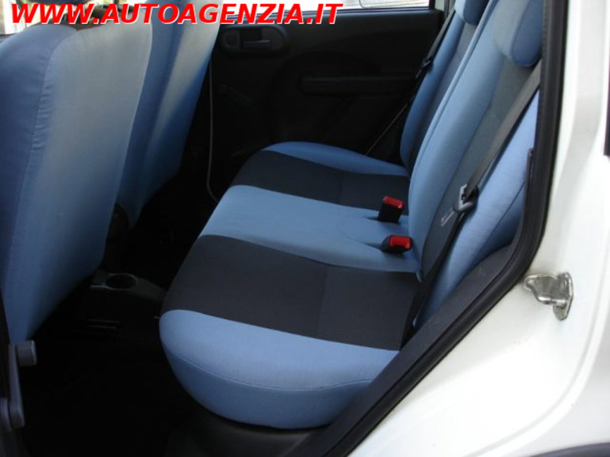 Fiat Panda 1.3 MJT 16V 4x4 (11)