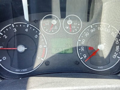Ford Fiesta 1.2 16V 5p. Clever (17)