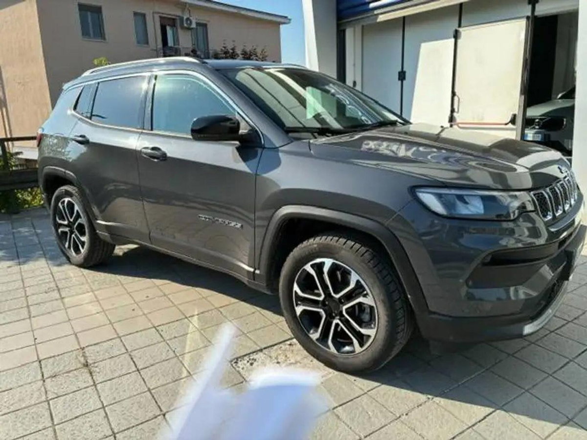Jeep Compass 1.3 T4 190CV PHEV AT6 4xe Limited (4)