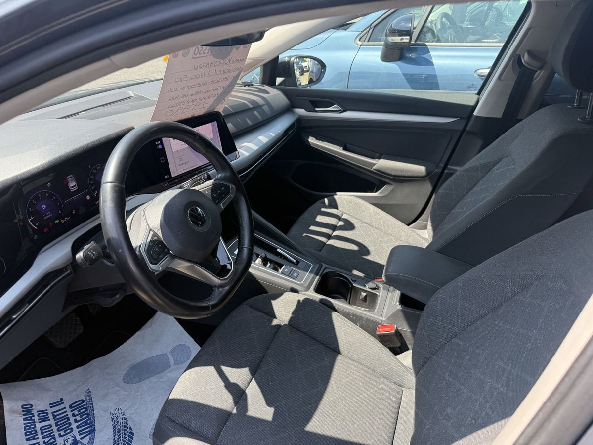Volkswagen Golf 1.0 eTSI EVO DSG Life (10)