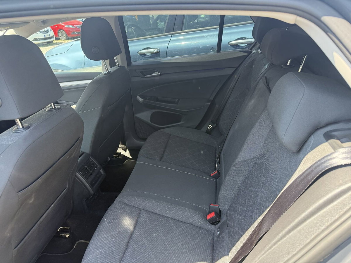 Volkswagen Golf 1.0 eTSI EVO DSG Life (11)
