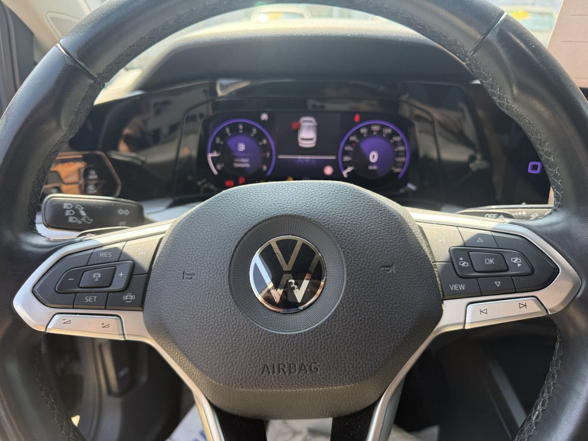Volkswagen Golf 1.0 eTSI EVO DSG Life (16)