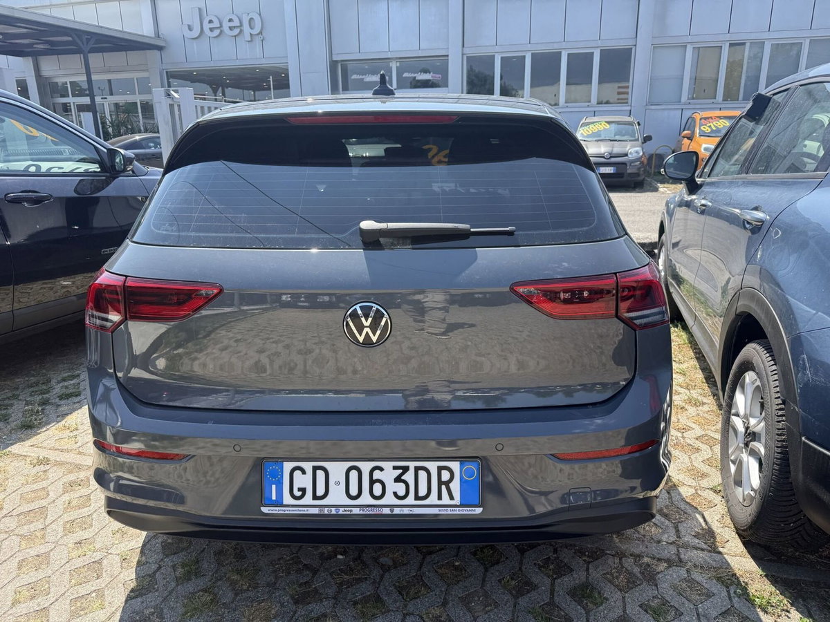 Volkswagen Golf 1.0 eTSI EVO DSG Life (6)