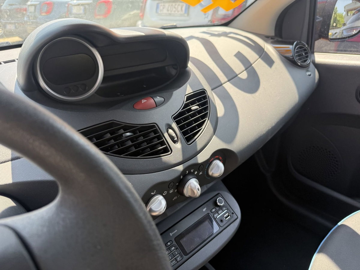 Renault Twingo 1.2 16V Live (8)