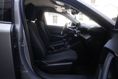 Peugeot 2008 PureTech 130 S&S EAT8 Active Pack (10)