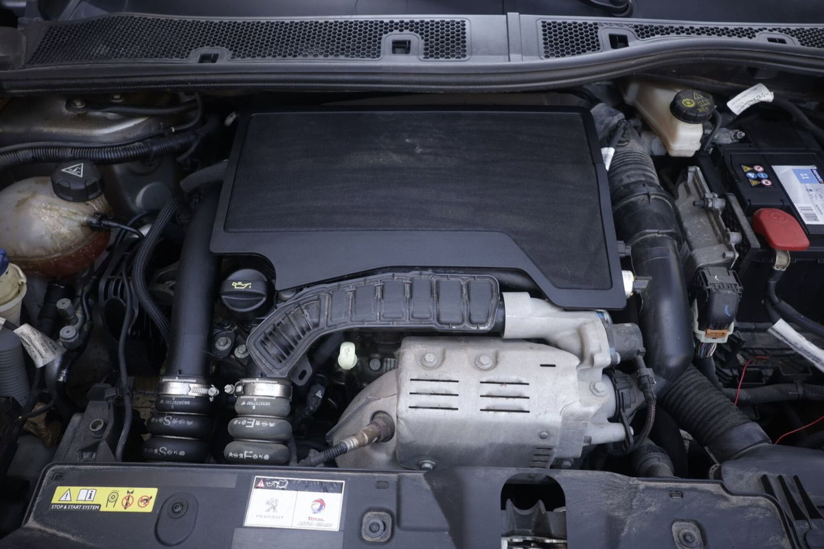Peugeot 2008 PureTech 130 S&S EAT8 Active Pack (19)