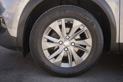 Peugeot 2008 PureTech 130 S&S EAT8 Active Pack (5)