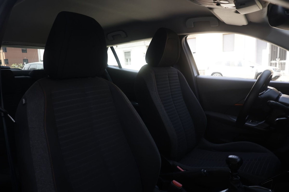Peugeot 2008 PureTech 130 S&S EAT8 Active Pack (6)
