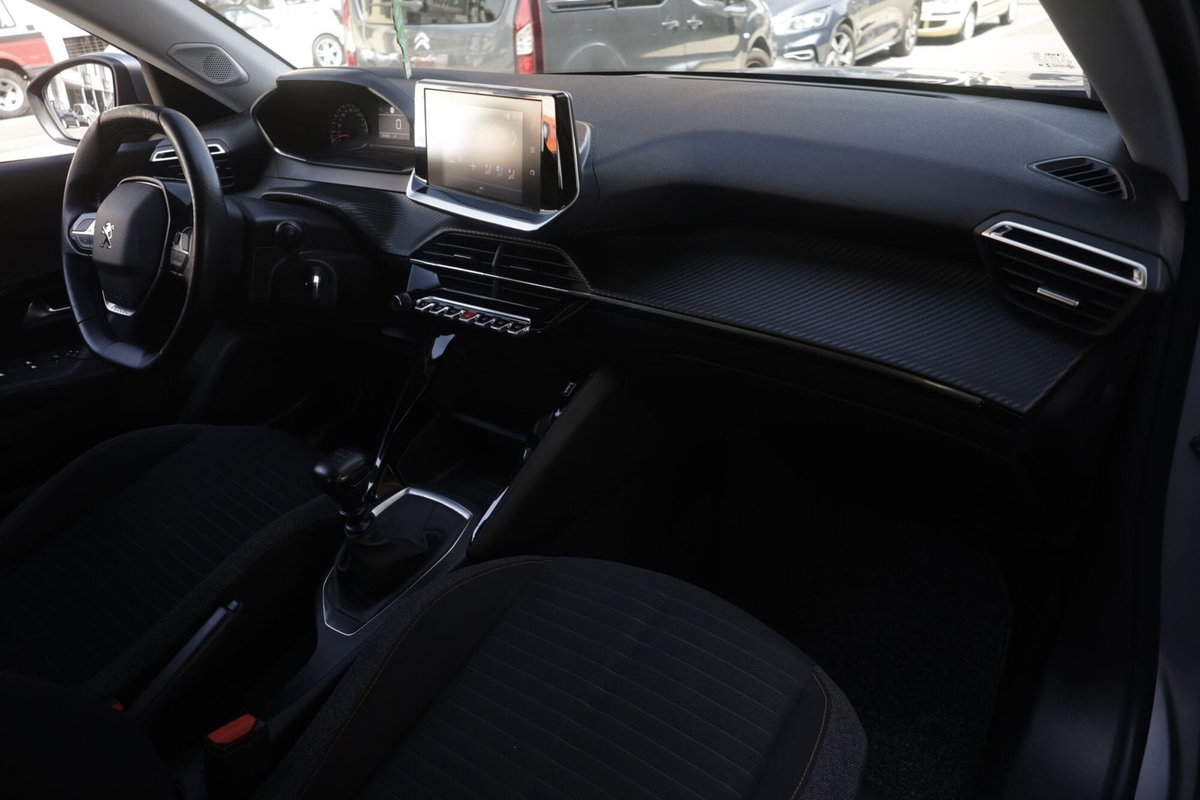 Peugeot 2008 PureTech 130 S&S EAT8 Active Pack (8)