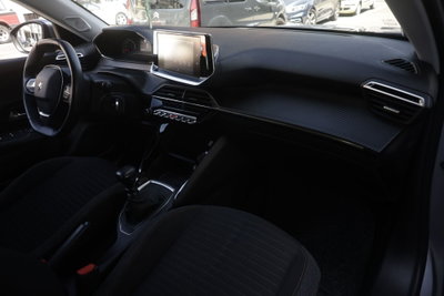 Peugeot 2008 PureTech 130 S&S EAT8 Active Pack (8)