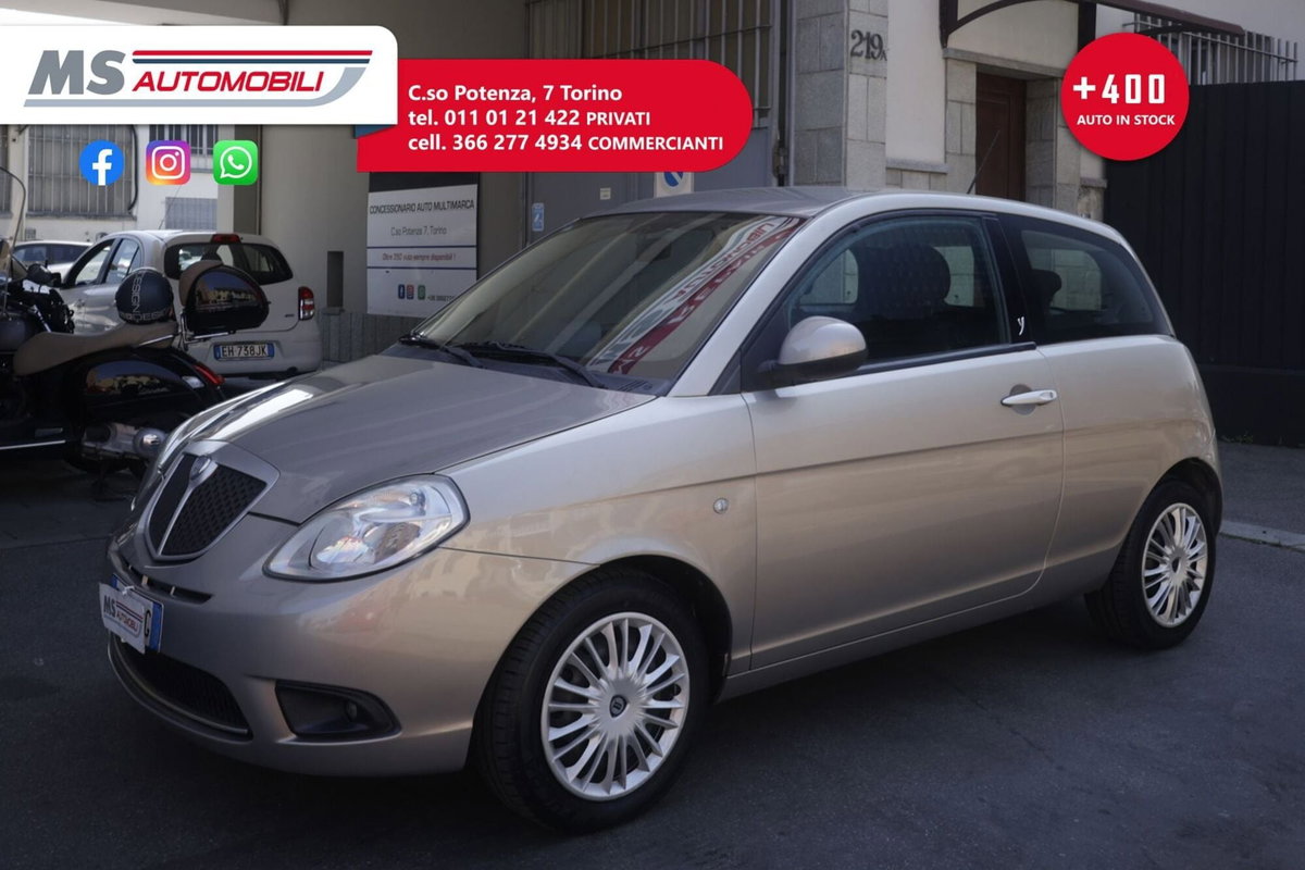 Lancia Ypsilon 1.2 Versus (11)