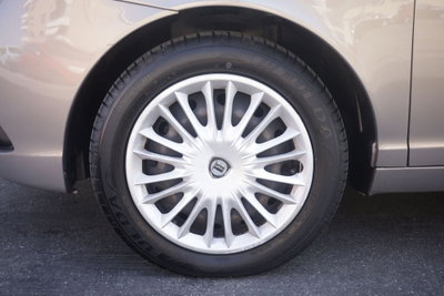 Lancia Ypsilon 1.2 Versus (5)