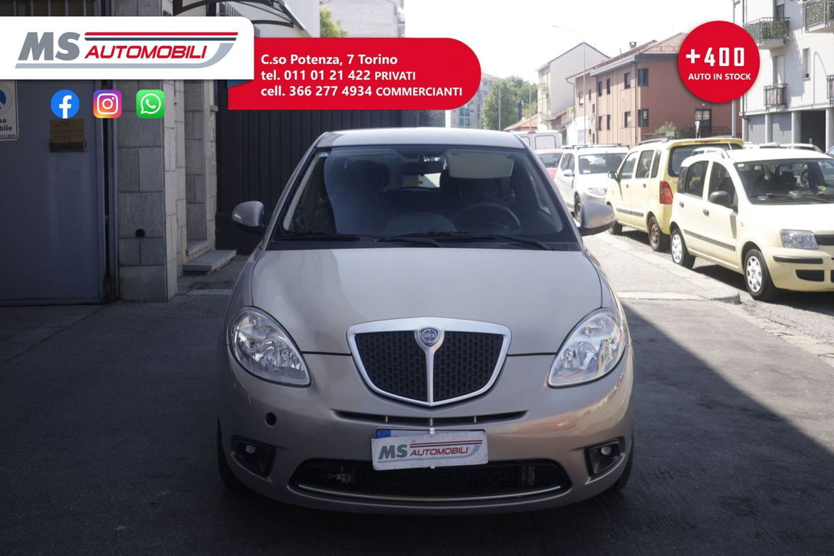 Lancia Ypsilon 1.2 Versus (9)