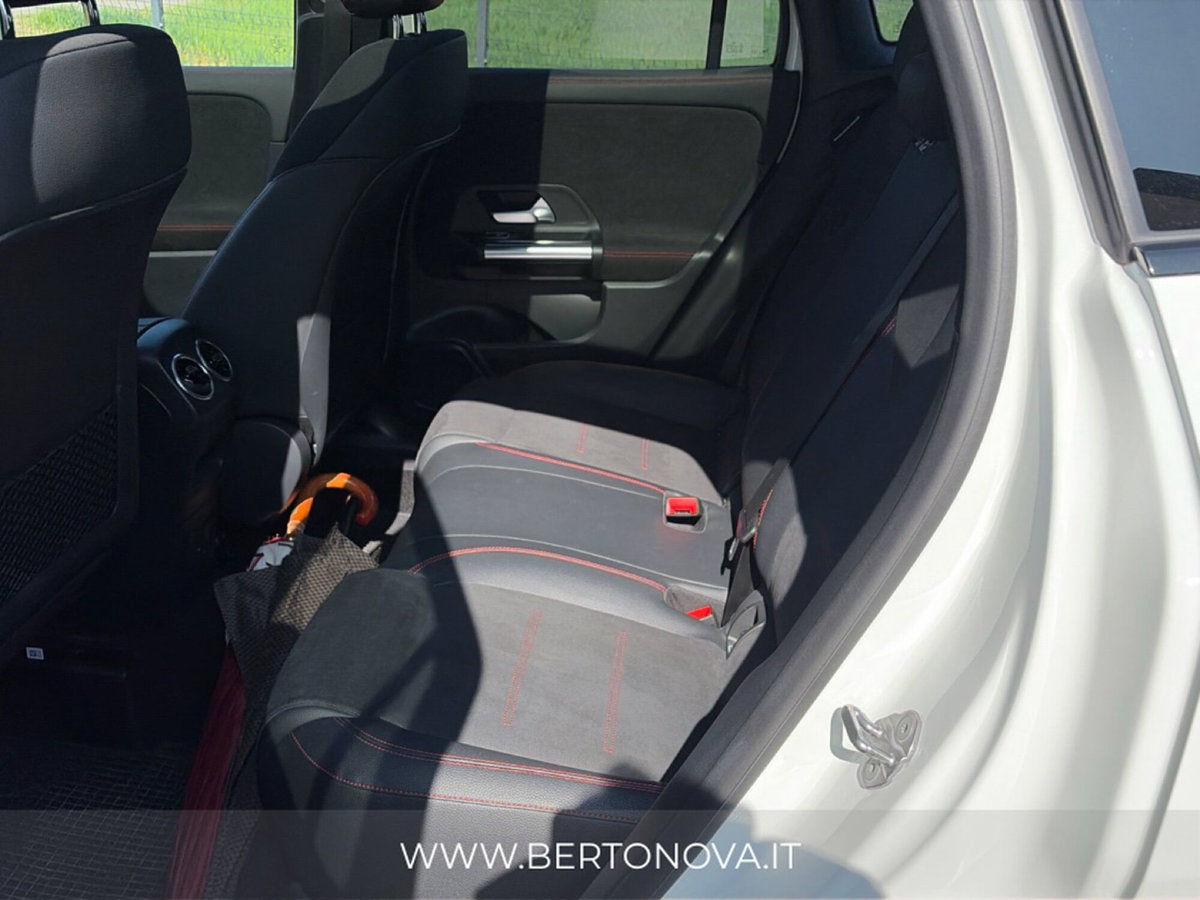 Mercedes-Benz GLA SUV 200 d AMG Line Premium Plus 4matic auto (13)