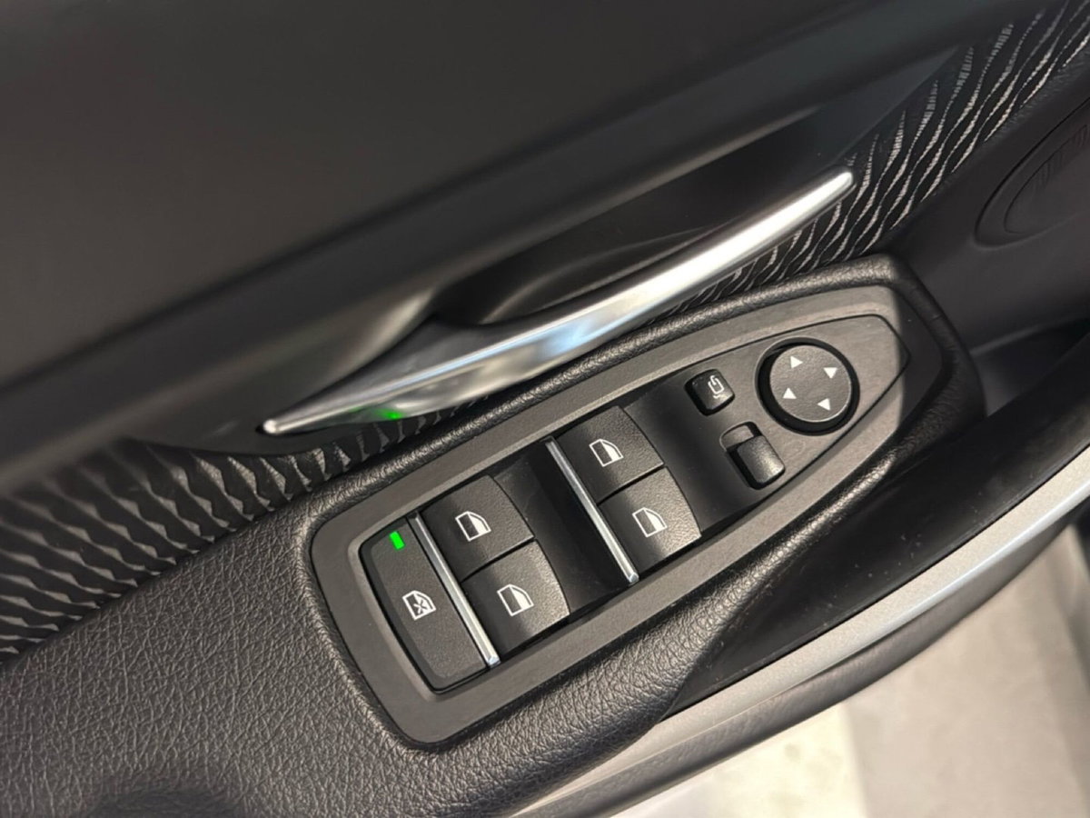 BMW Serie 3 Touring 320d (19)