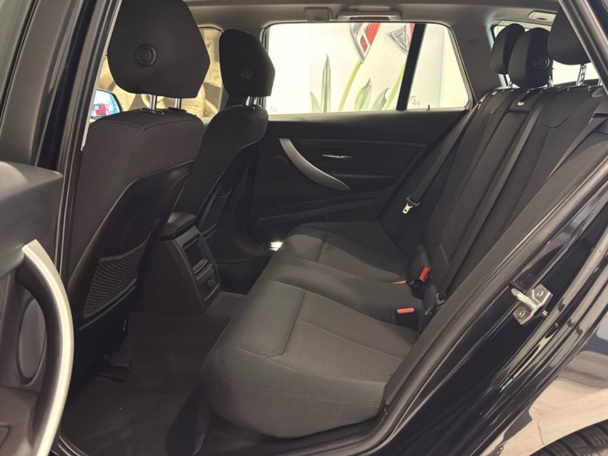 BMW Serie 3 Touring 320d (8)