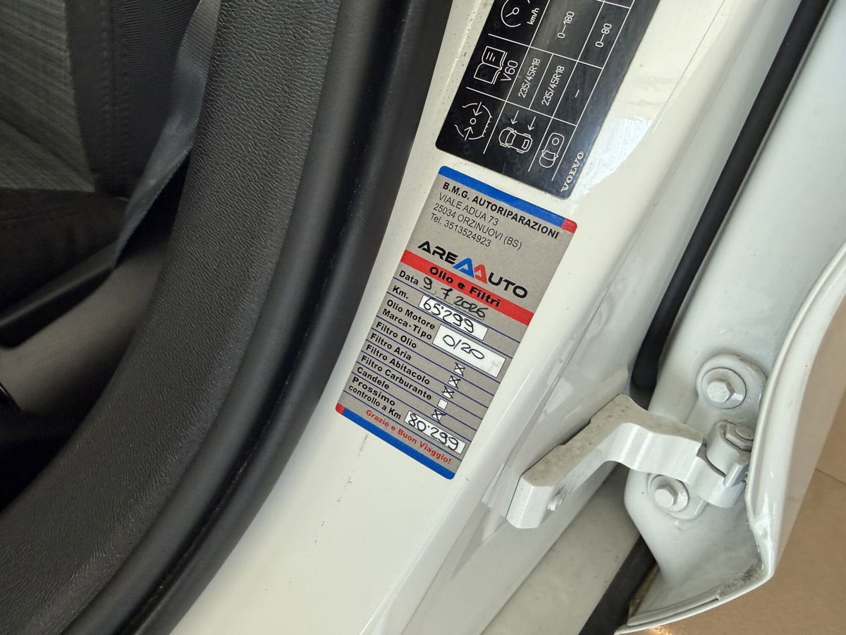Volvo V60 T6 Recharge AWD Plug-in Hybrid R-design (15)