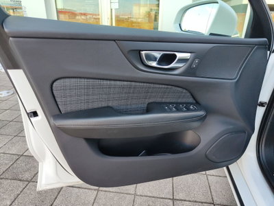 Volvo V60 T6 Recharge AWD Plug-in Hybrid R-design (19)